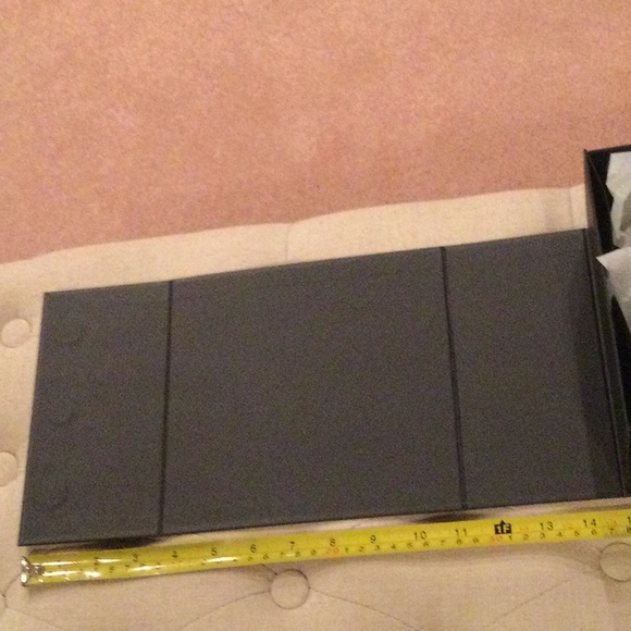 New Gucci Gift Box - Picture 8 of 16